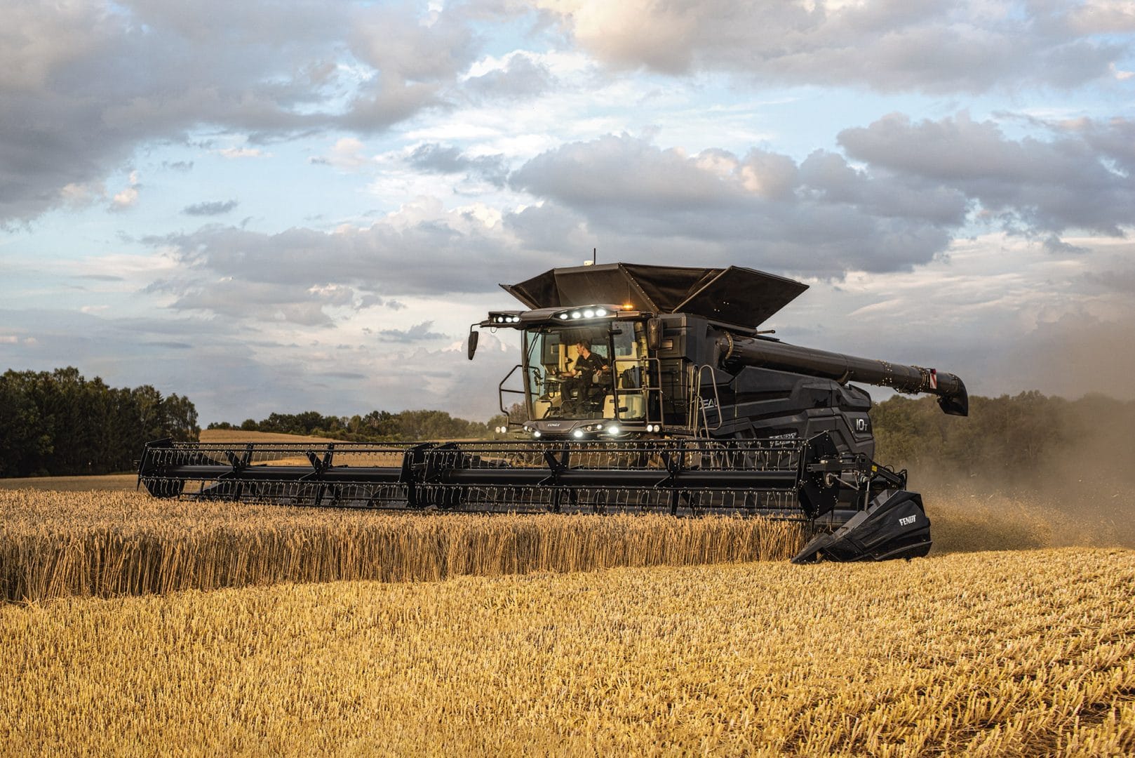 Fendt combine in field