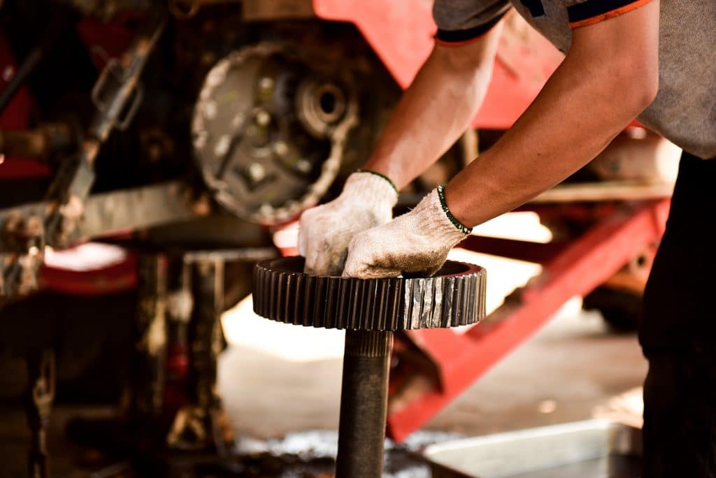 Servicing on machinery