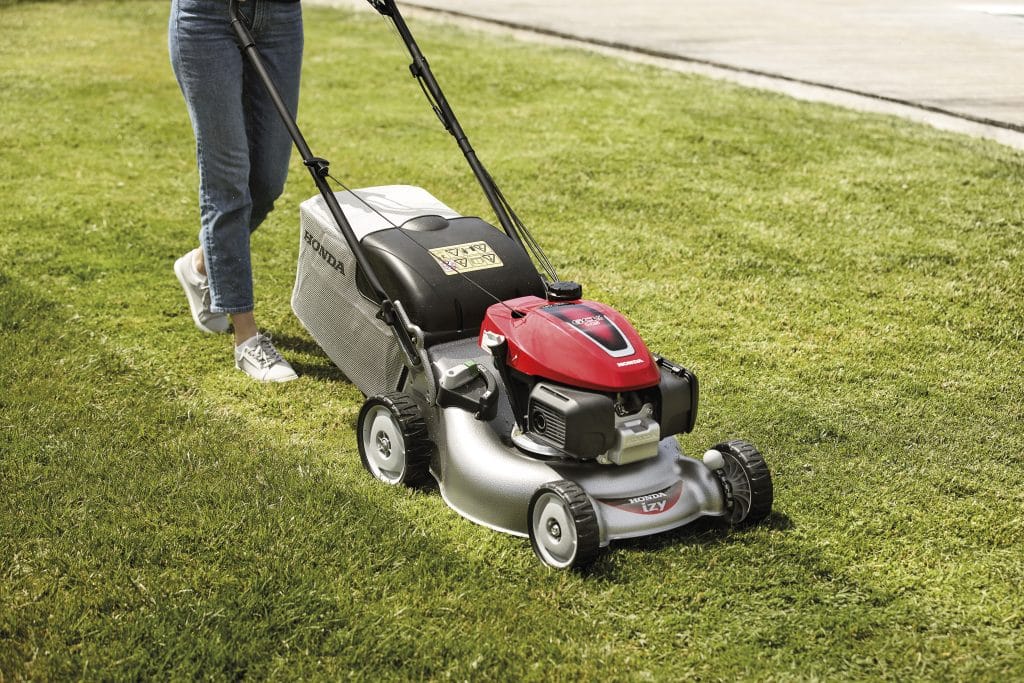 Image of a Honda izy hrg466 skep lawn mower in use