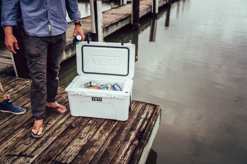 YETI KELLEY 24 HARD COOLER - WHITE