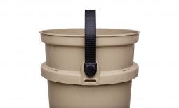 YETI LOADOUT BUCKET - TAN