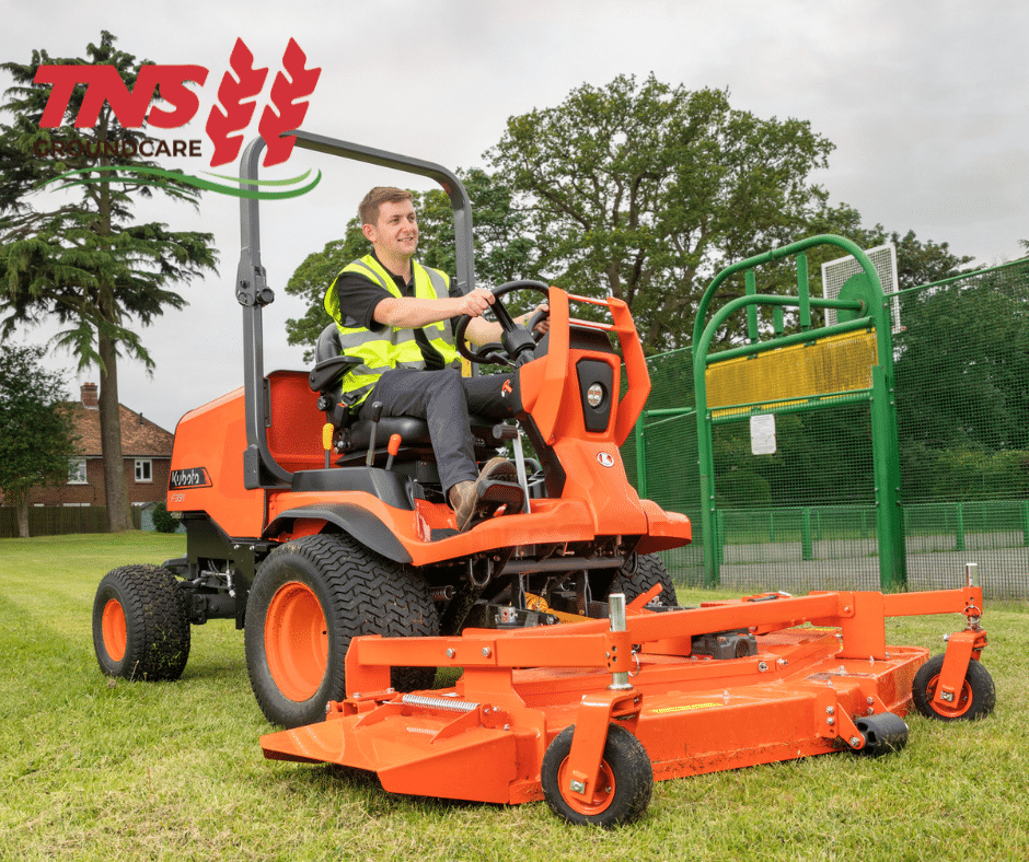 Kubota F-391 mower performs its tasks quickly and efficiently