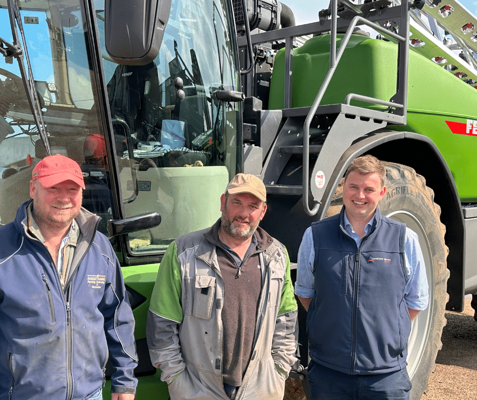 Mark, Neil and Jolly with the Fendt Rogator sprayer