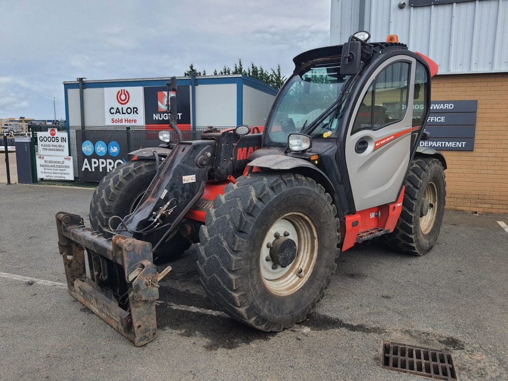 Used Manitou MLT 635-130 PS+ agricultural telehandler