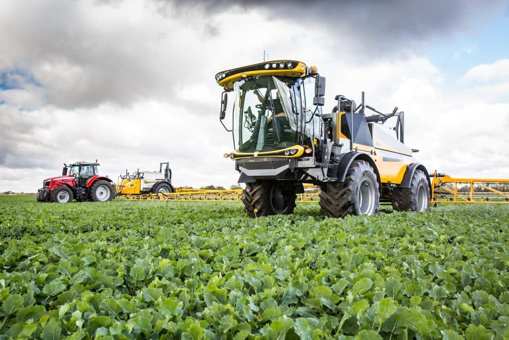 Chafer trailer and self-propelled crop sprayers