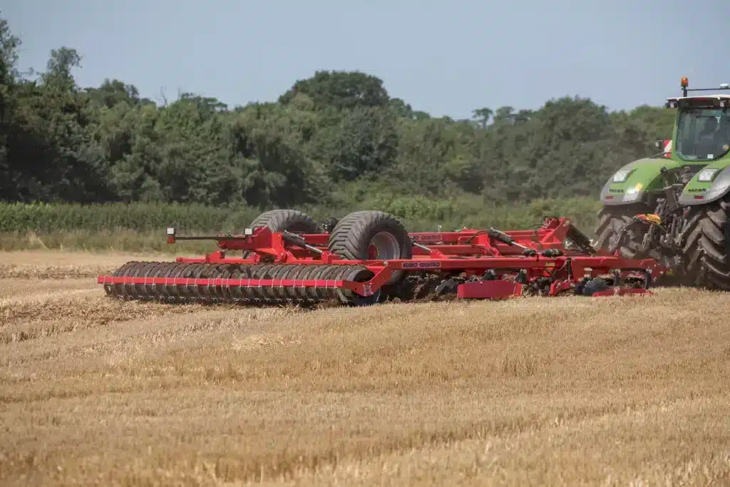 Sumo Quatro cultivator in a field