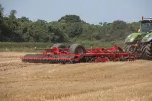 Sumo Quatro cultivator in a field