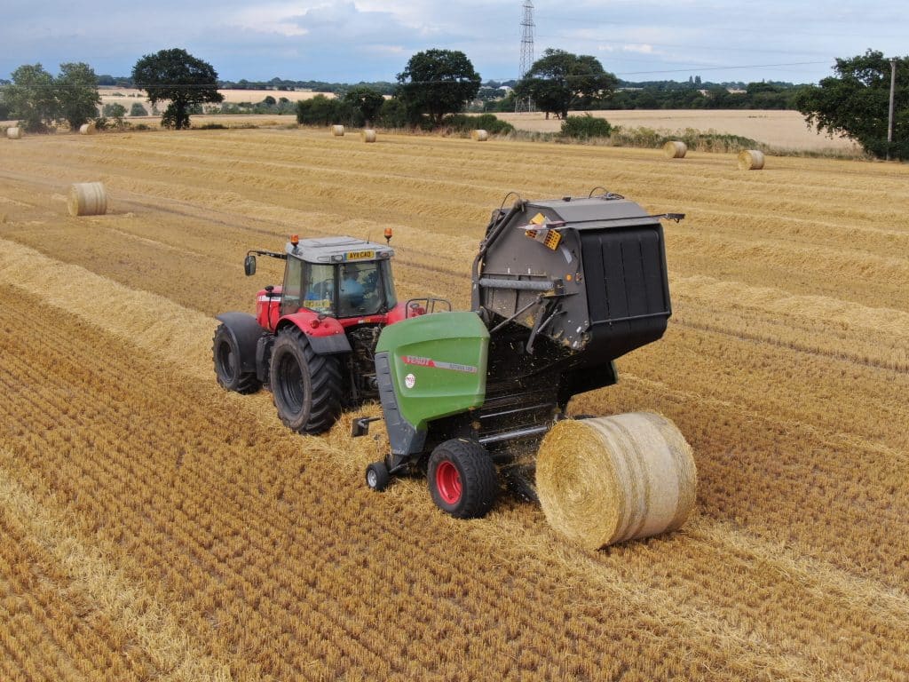 Fendt Rotana 180V variable-chamber round baler