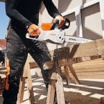SA 160 C-B Cordless Chainsaw in action