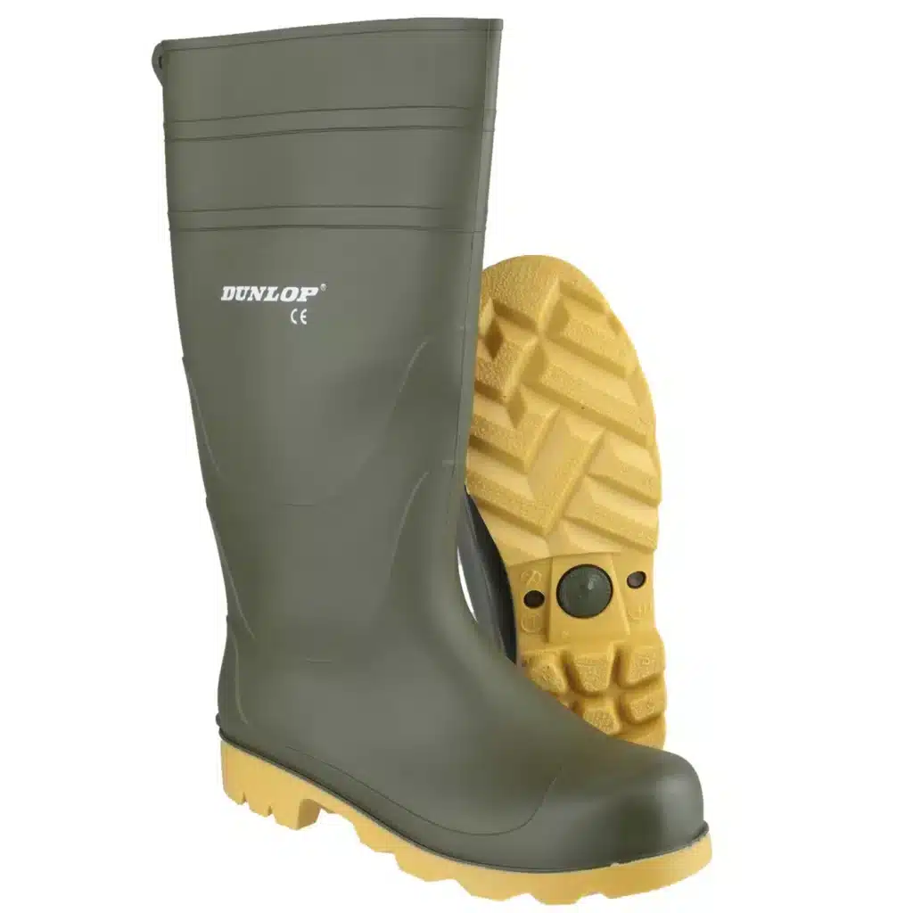 Dunlop Universal wellingtons in green colour