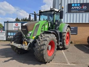 Used Fendt 828 tractor for sale