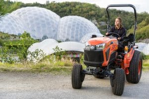 Kubota LXe fully electric compact tractor