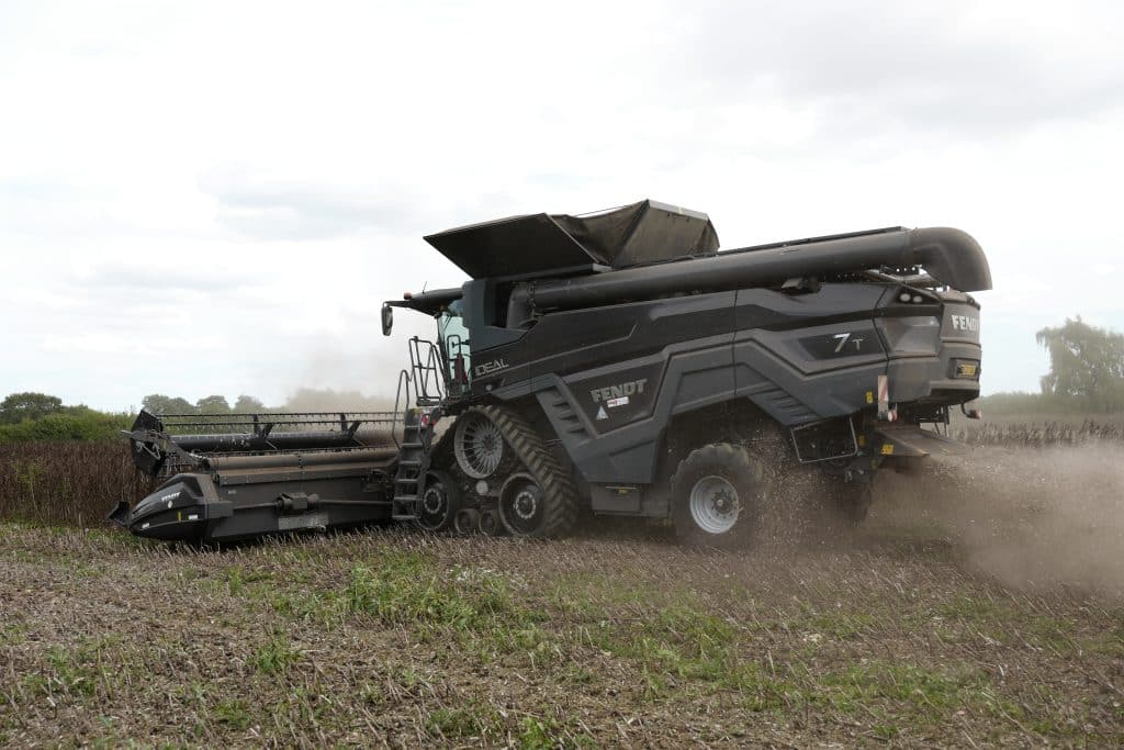 Pictured harvesting organic beans grown for seed in fields affected by high weed populations after the prolonged wet spring, the Ideal 7T still achieved high work rates and an excellent sample while keeping losses to a minimum.