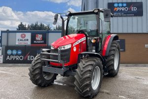 Demo Massey Ferguson 5711M tractor for sale