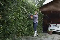 Husqvarna 122HD60 Hedge Trimmer