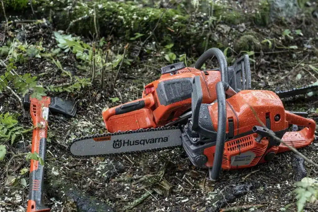 Husqvarna 550 XP Mark 2 Chainsaw 18 In at work