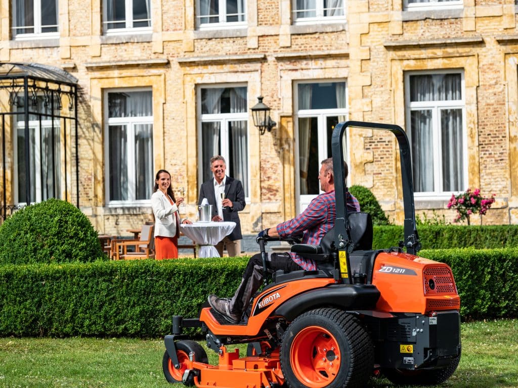 Kubota ZD Series - The Professional’s Choice