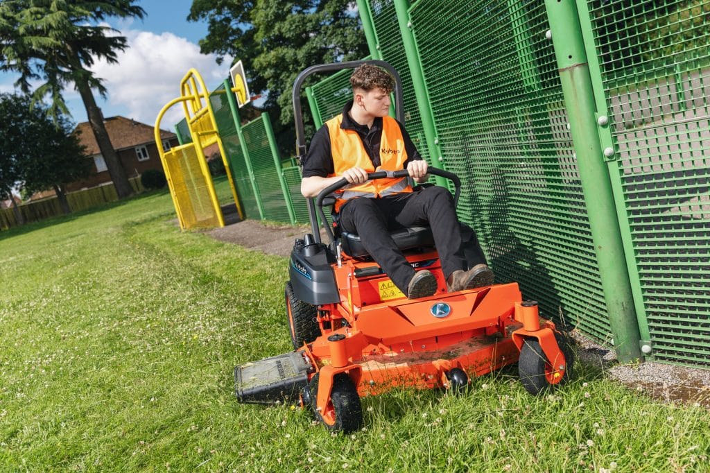Kubota Ze Series - The Future of Electric Mowing