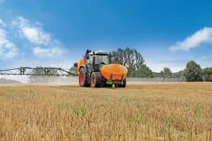 Amazone Self-contained front tank