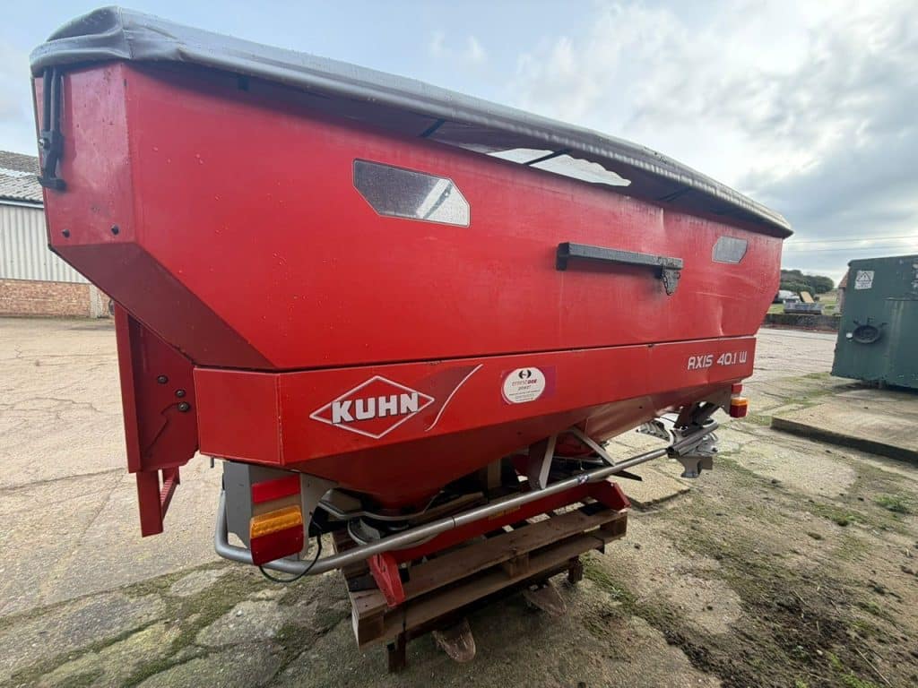 Used Kuhn AXIS 40.1 W Fertiliser Spreader