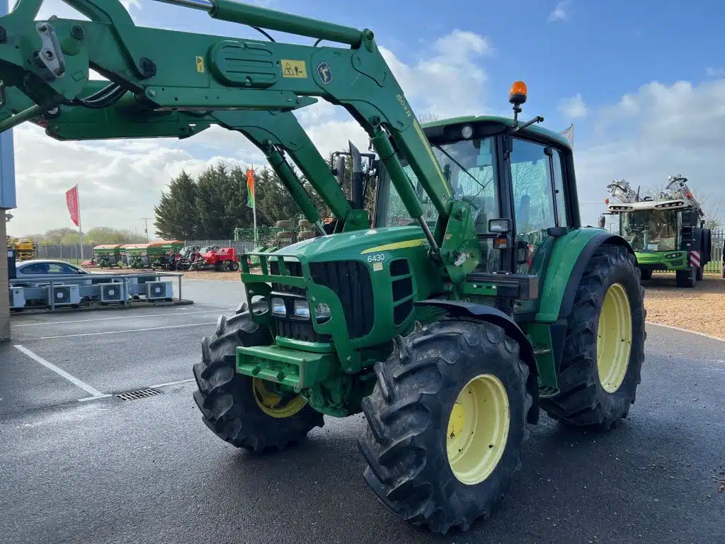 Discounted Servicing for John Deere tractors