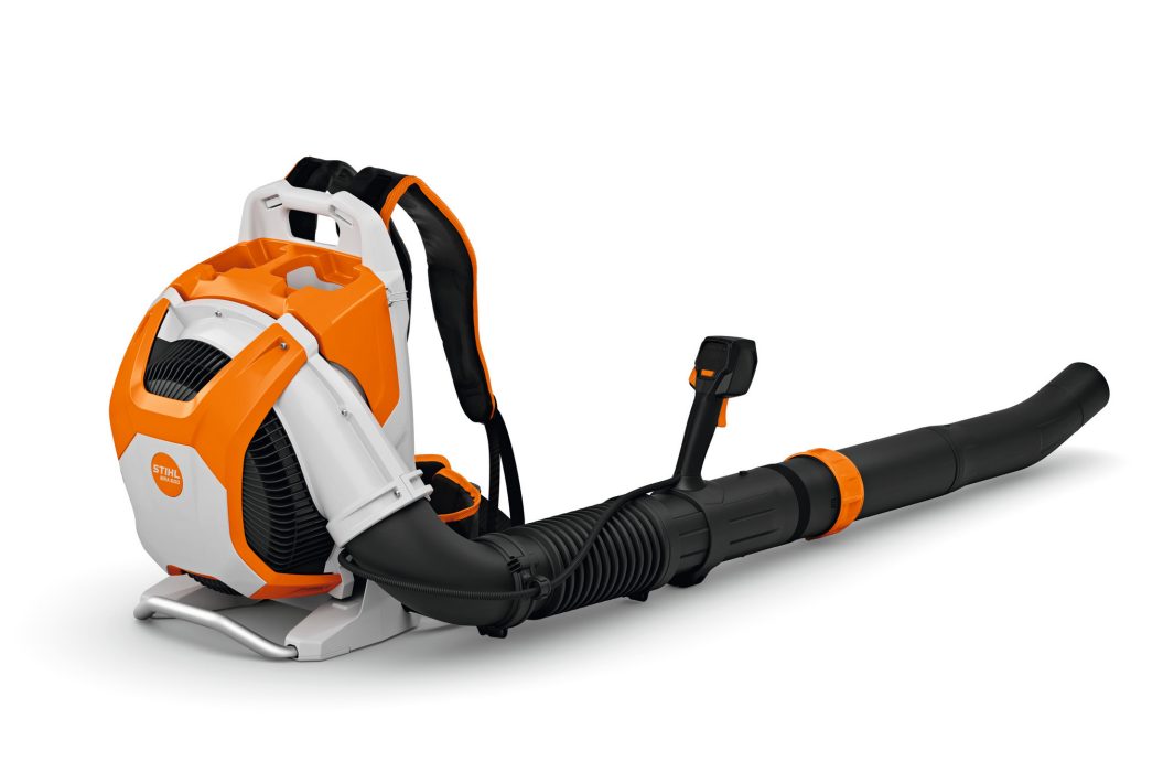 Buy the STIHL BRA 600 cordless backpack blower tool only from TNS. Professional 72V blower with 35N blowing force for demanding commercial clearing tasks.