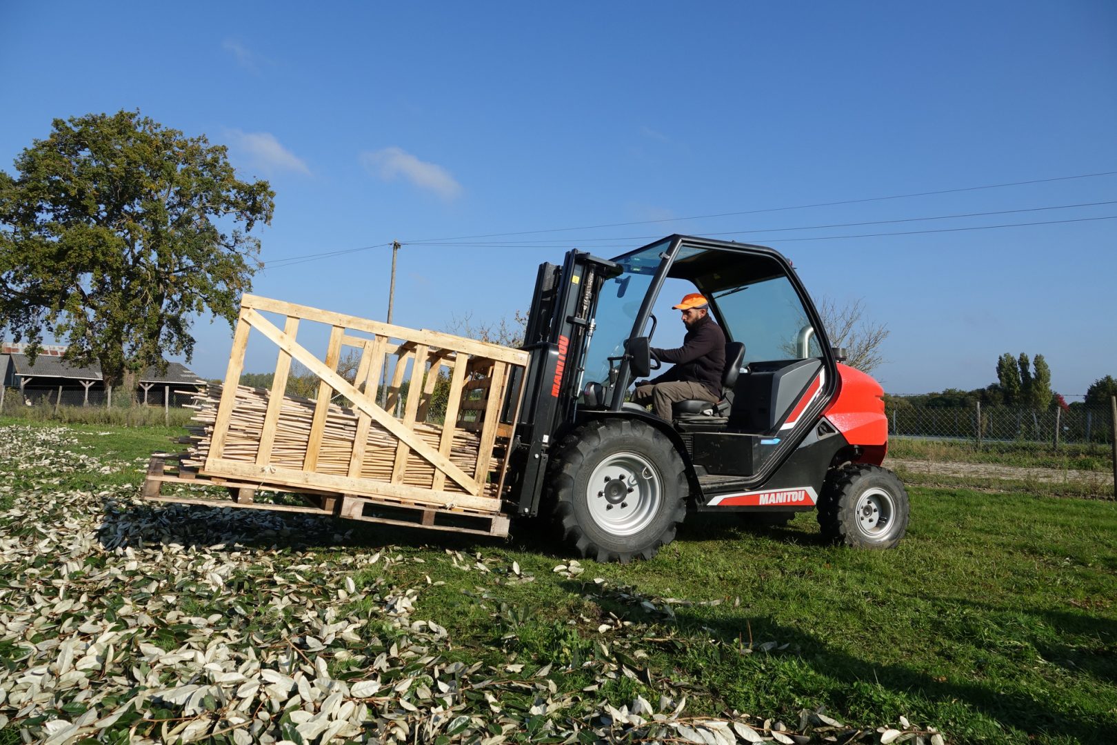 Manitou mast forklifts from TNS