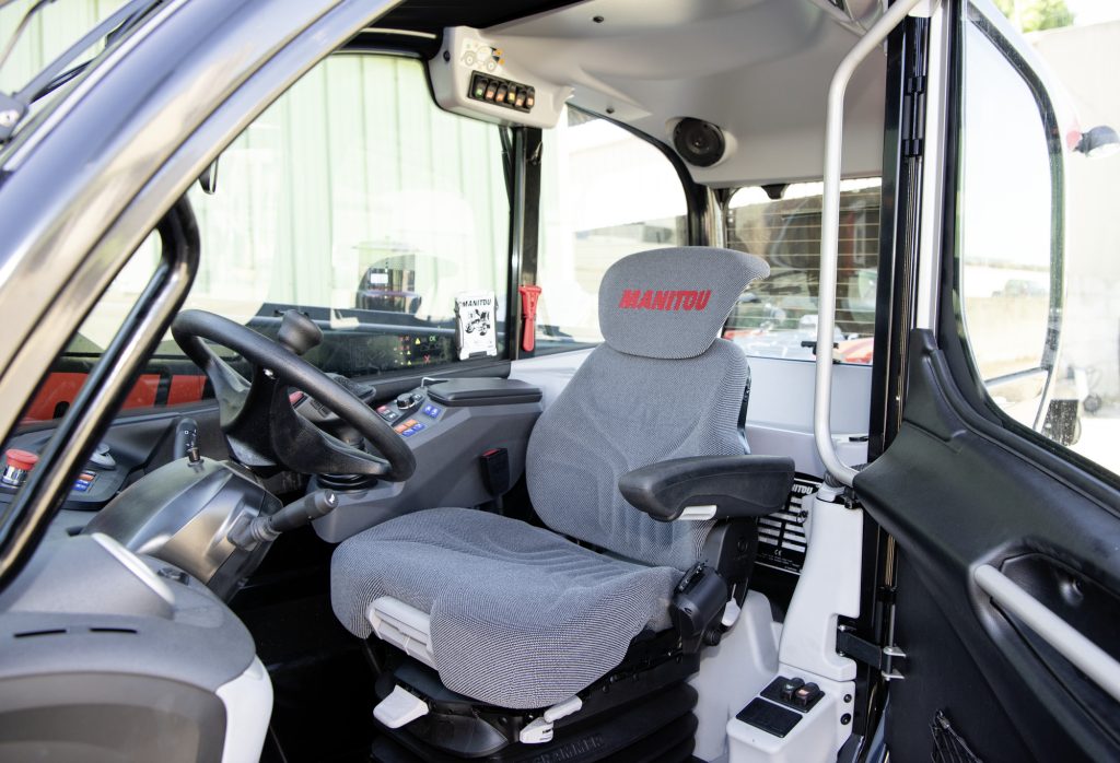 Find the right Manitou telehandler for your farm
