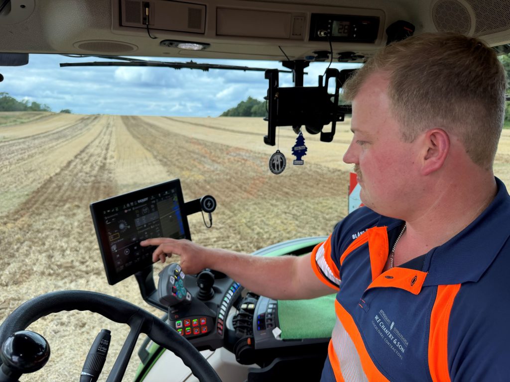 Olly Chantry describes the cab as spacious and says it is a great place to work. He especially likes the FendtONE operating concept, saying that it offers great flexibility and makes it easy to fine-tune settings on the move.