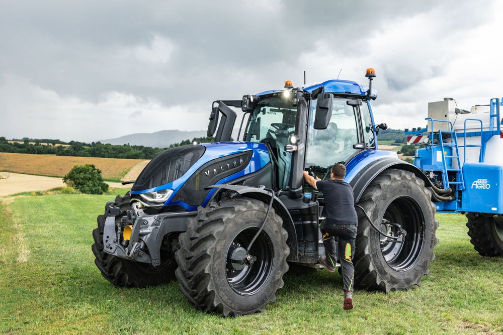 New 6th-Generation Valtra T Series Combines Performance, Technology and Ease of Use