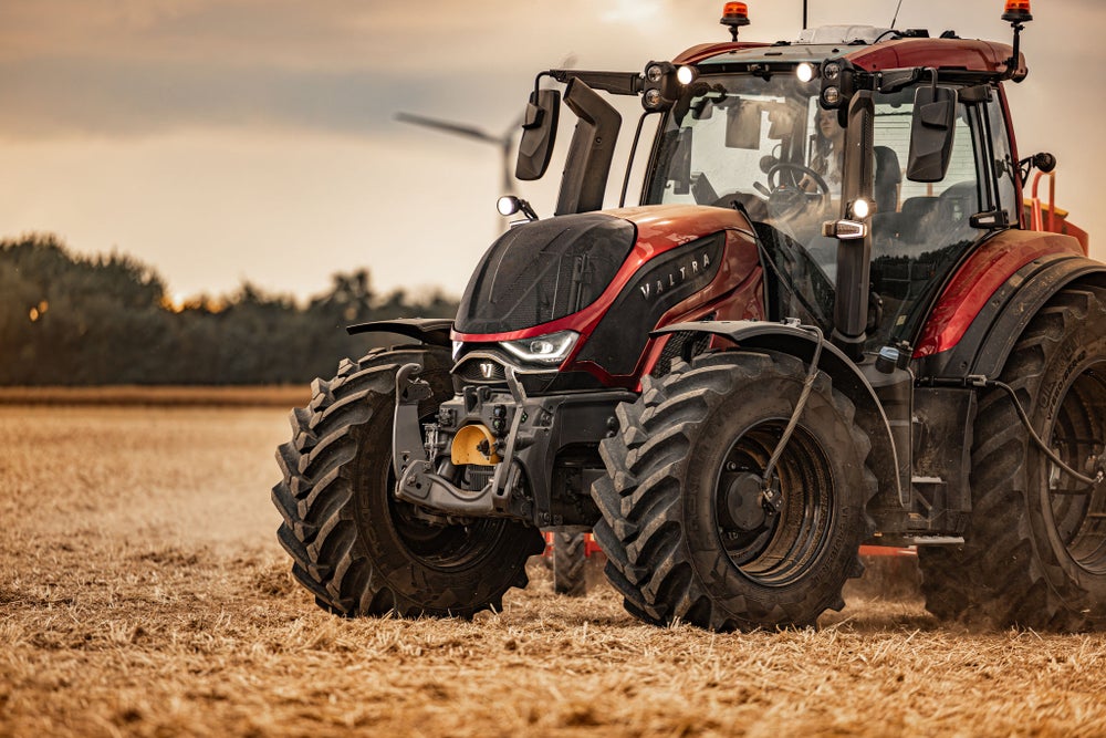 Valtra Introduces 6th-Generation T Series with New Powertrain and SmartTouch Gen2